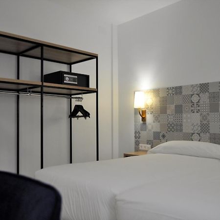 Hostal Restaurante Villa De Brihuega Bagian luar foto