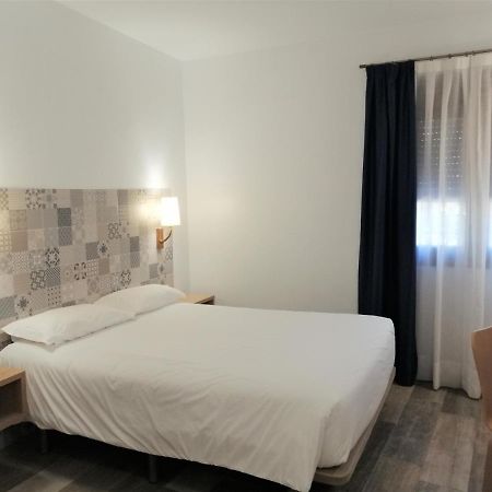 Hostal Restaurante Villa De Brihuega Bagian luar foto