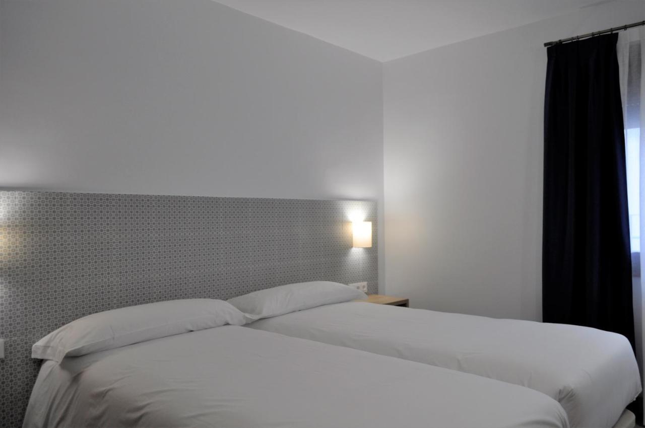 Hostal Restaurante Villa De Brihuega Bagian luar foto