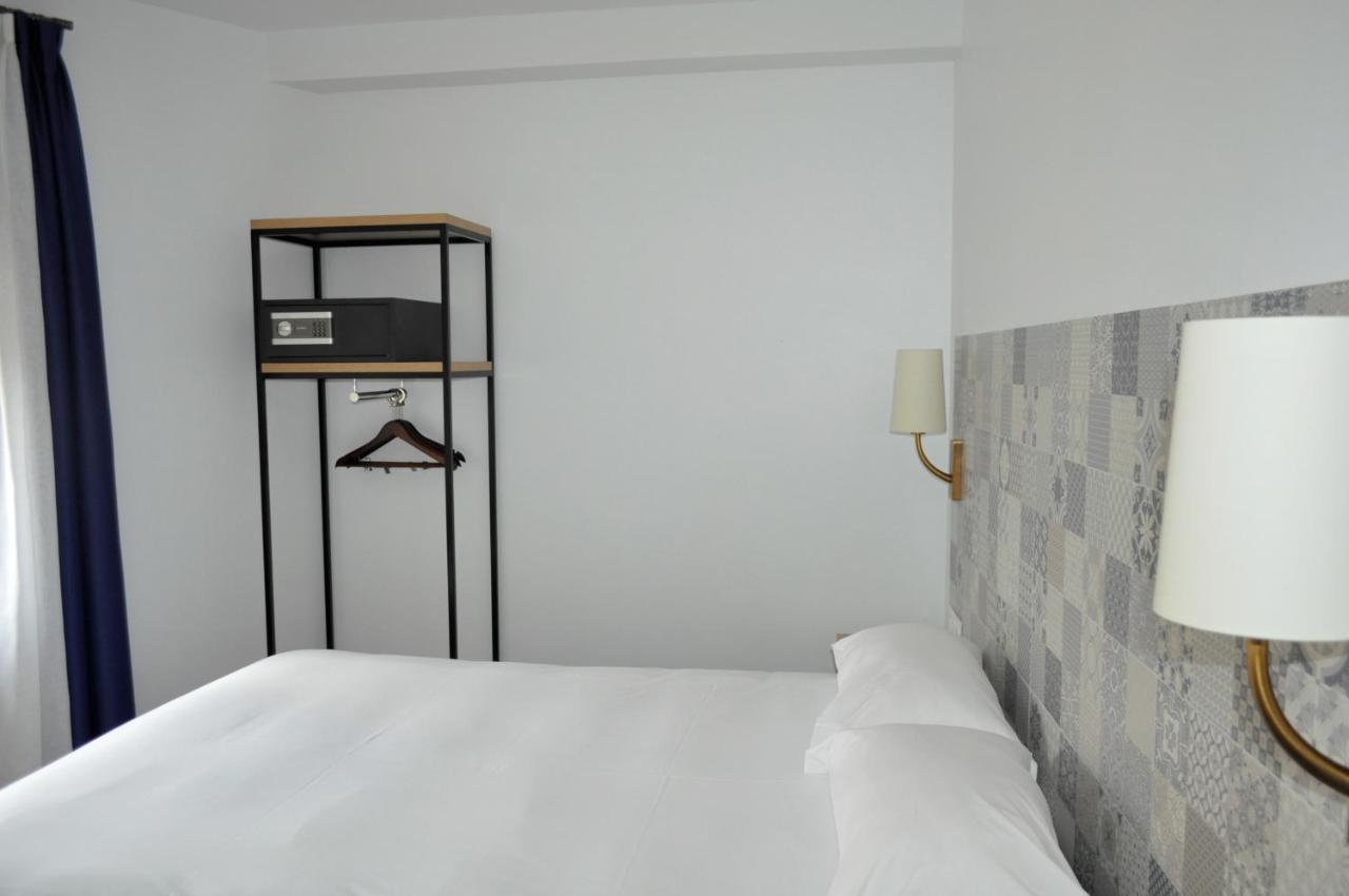 Hostal Restaurante Villa De Brihuega Bagian luar foto