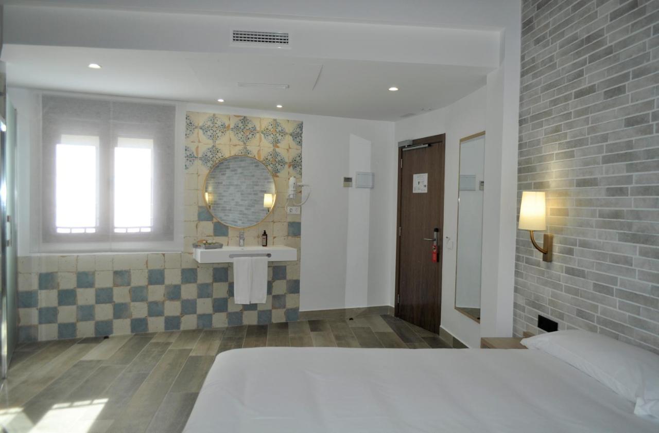 Hostal Restaurante Villa De Brihuega Bagian luar foto