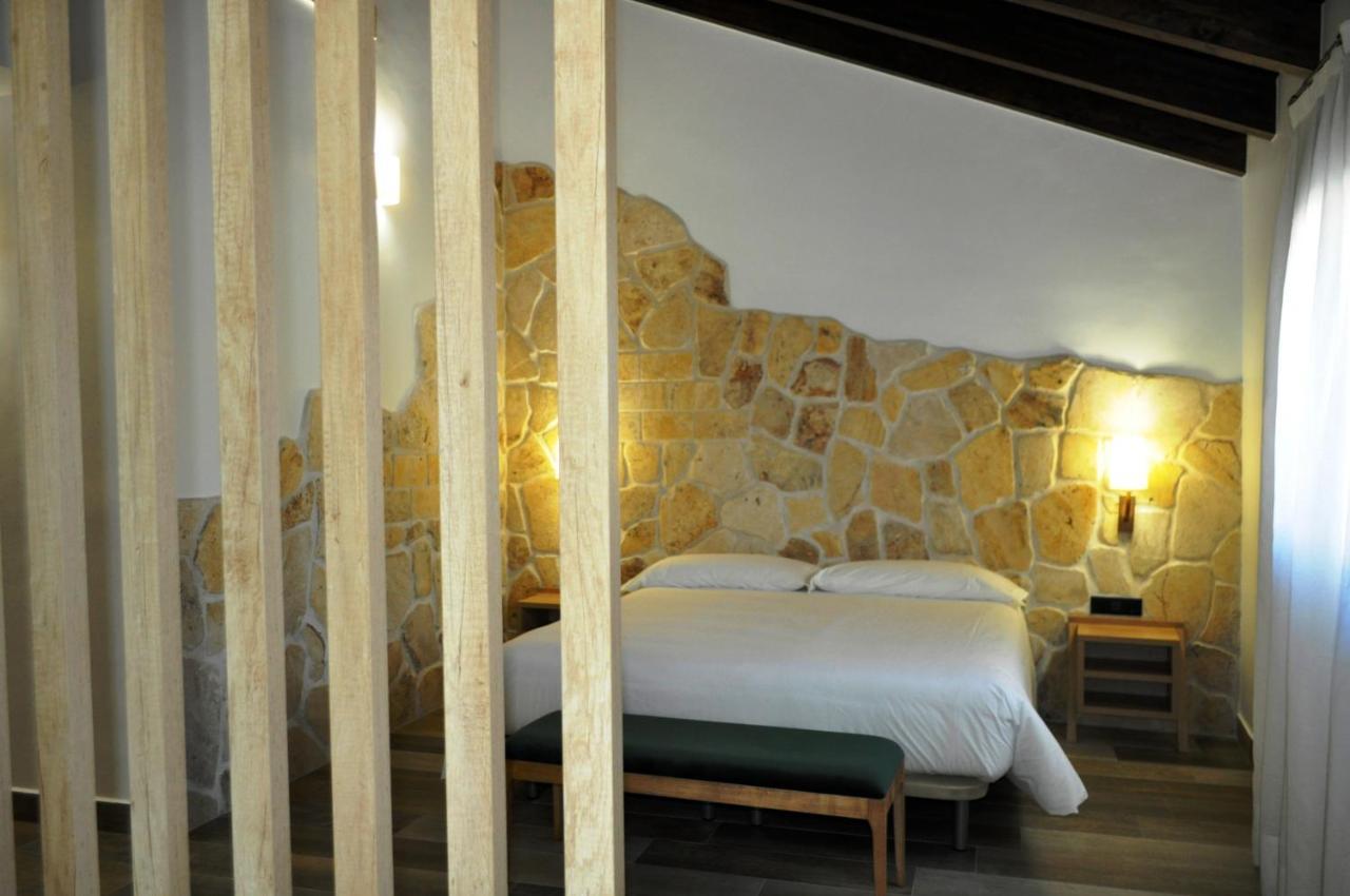 Hostal Restaurante Villa De Brihuega Bagian luar foto